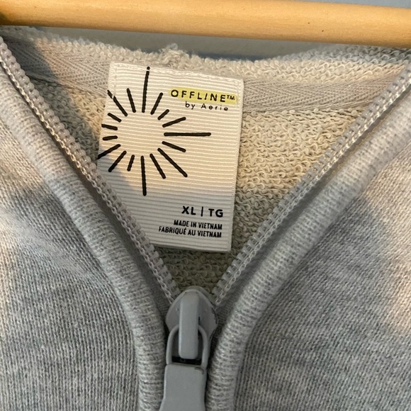 Aerie Gray Cropped Relaxed cropped Hoodie - Picture 3 of 5